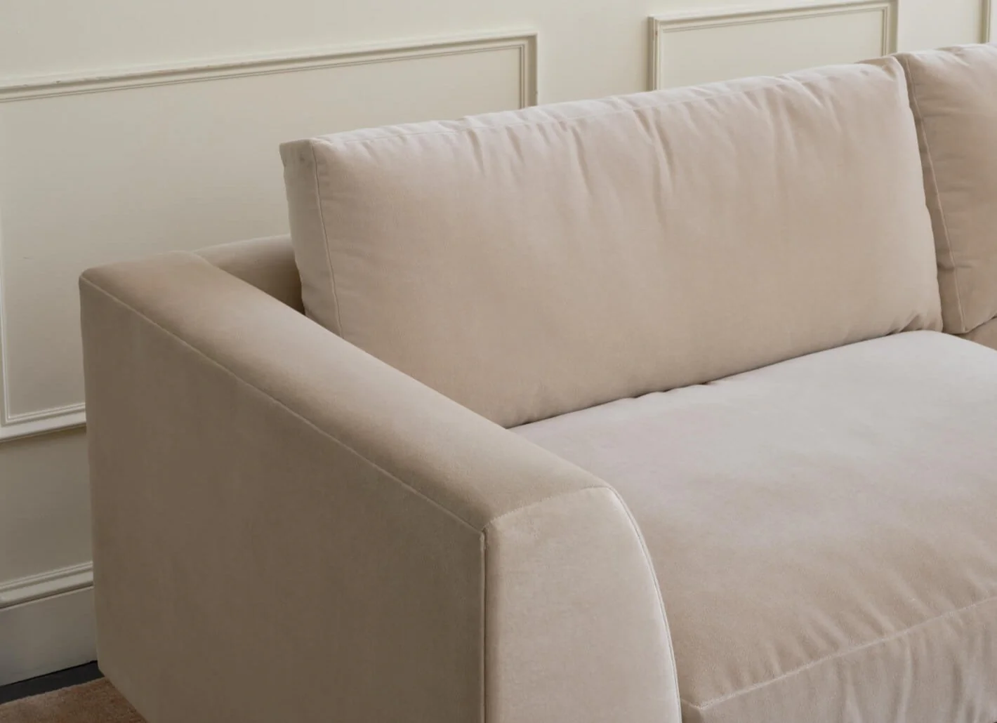 Dekayess Corner Sectional in Natural Latex - Image 3