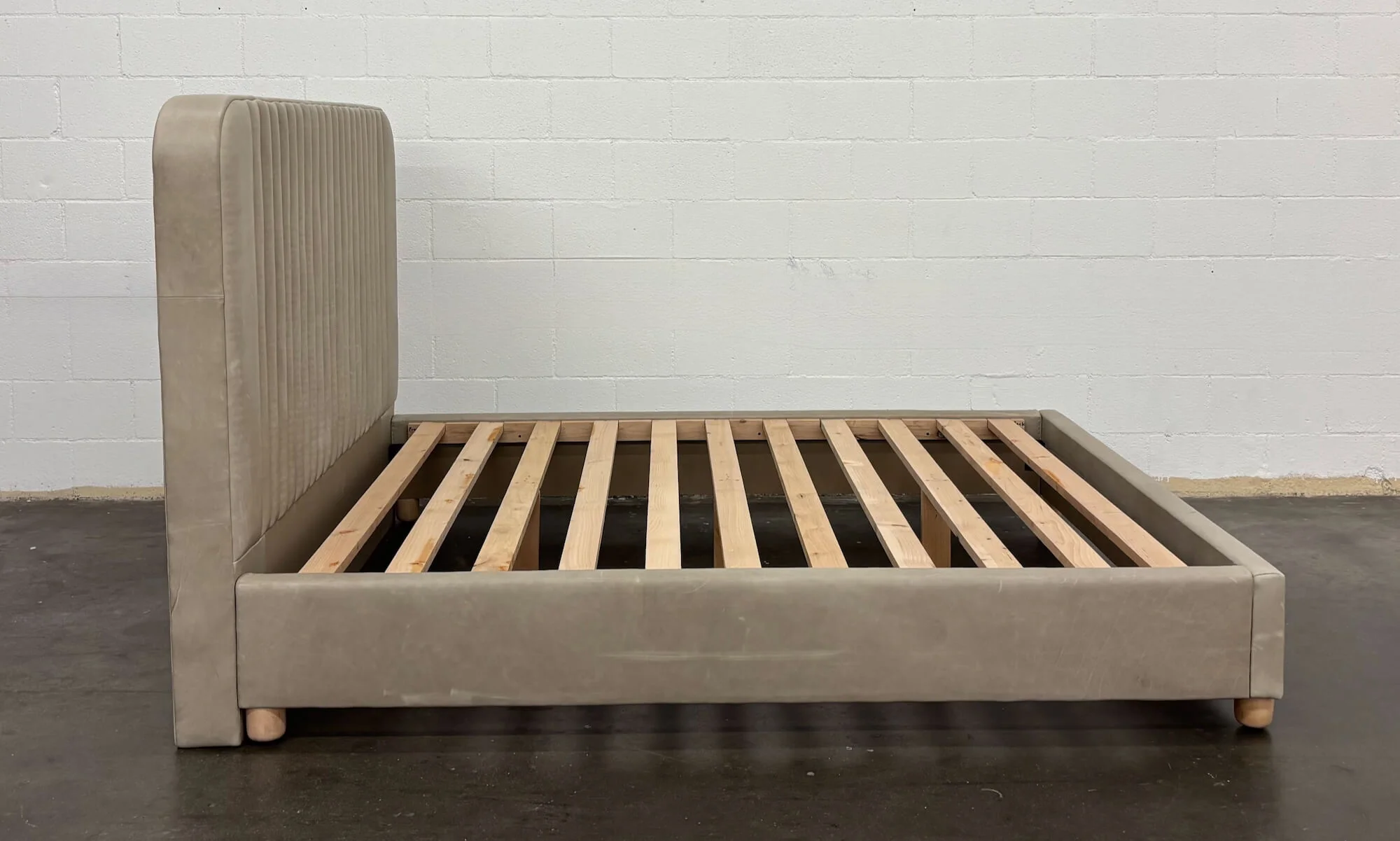 Pippen Bed in Natural Latex and Leather - Cal King - Image 4
