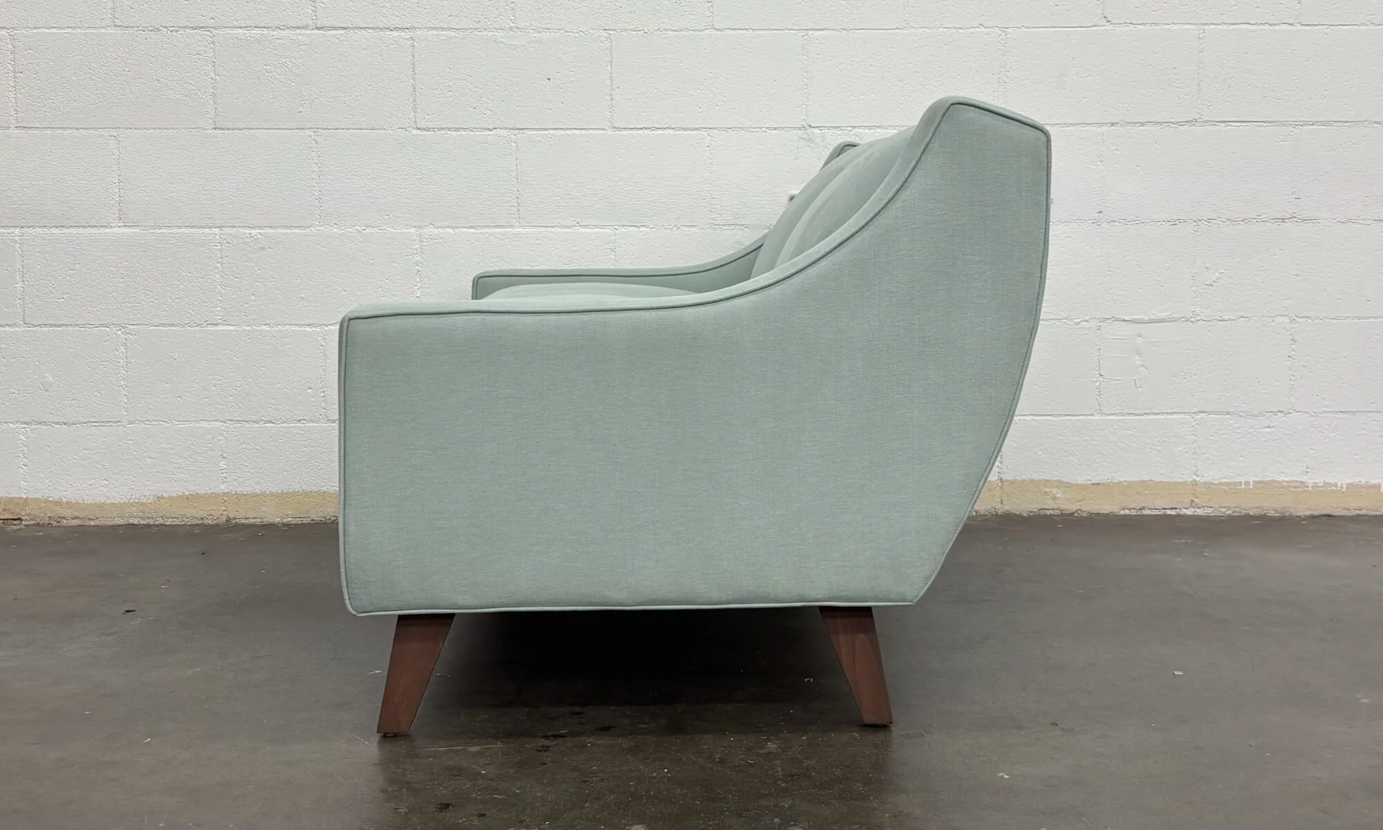 Zavis Loveseat in Natural Latex - Image 5
