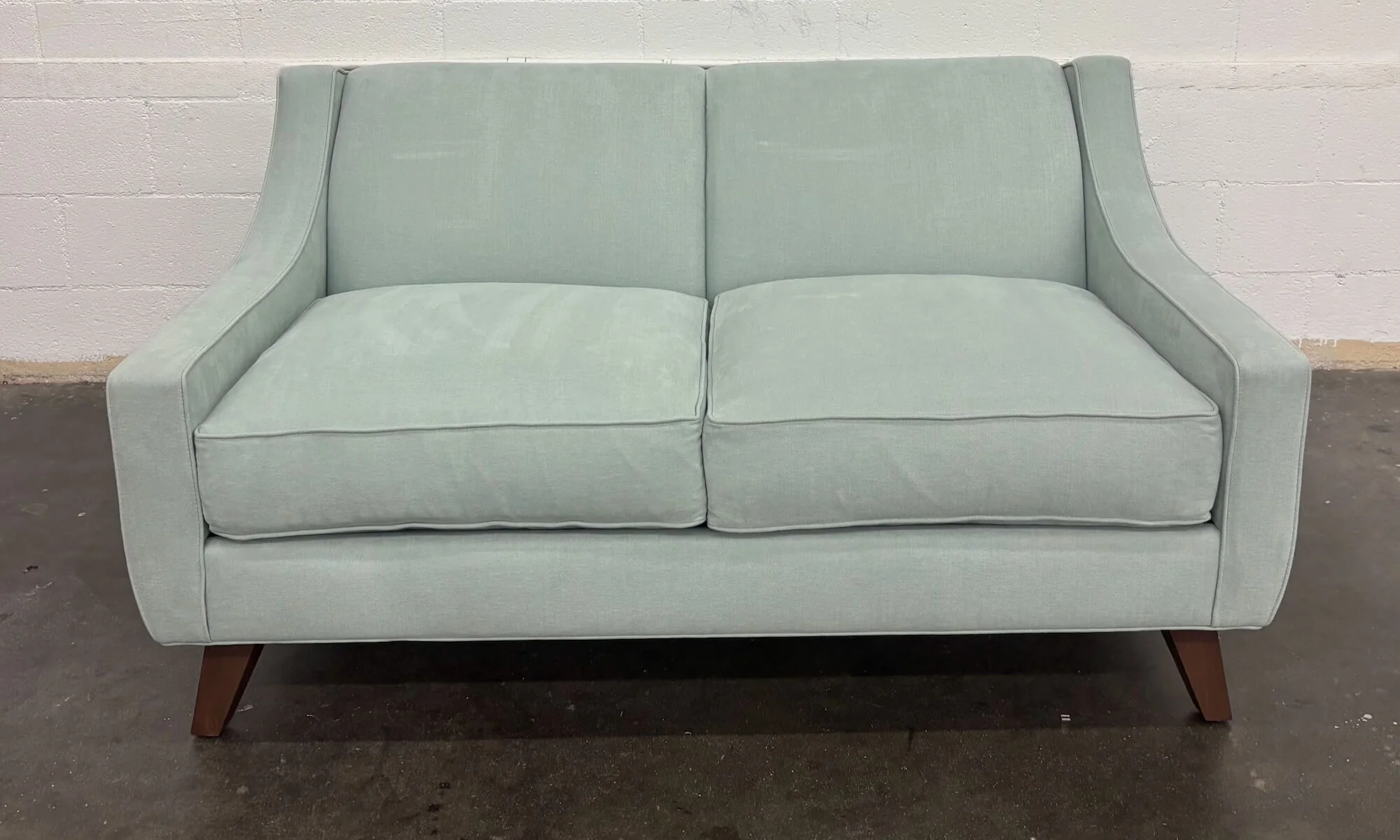 Zavis Loveseat in Natural Latex - Image 6