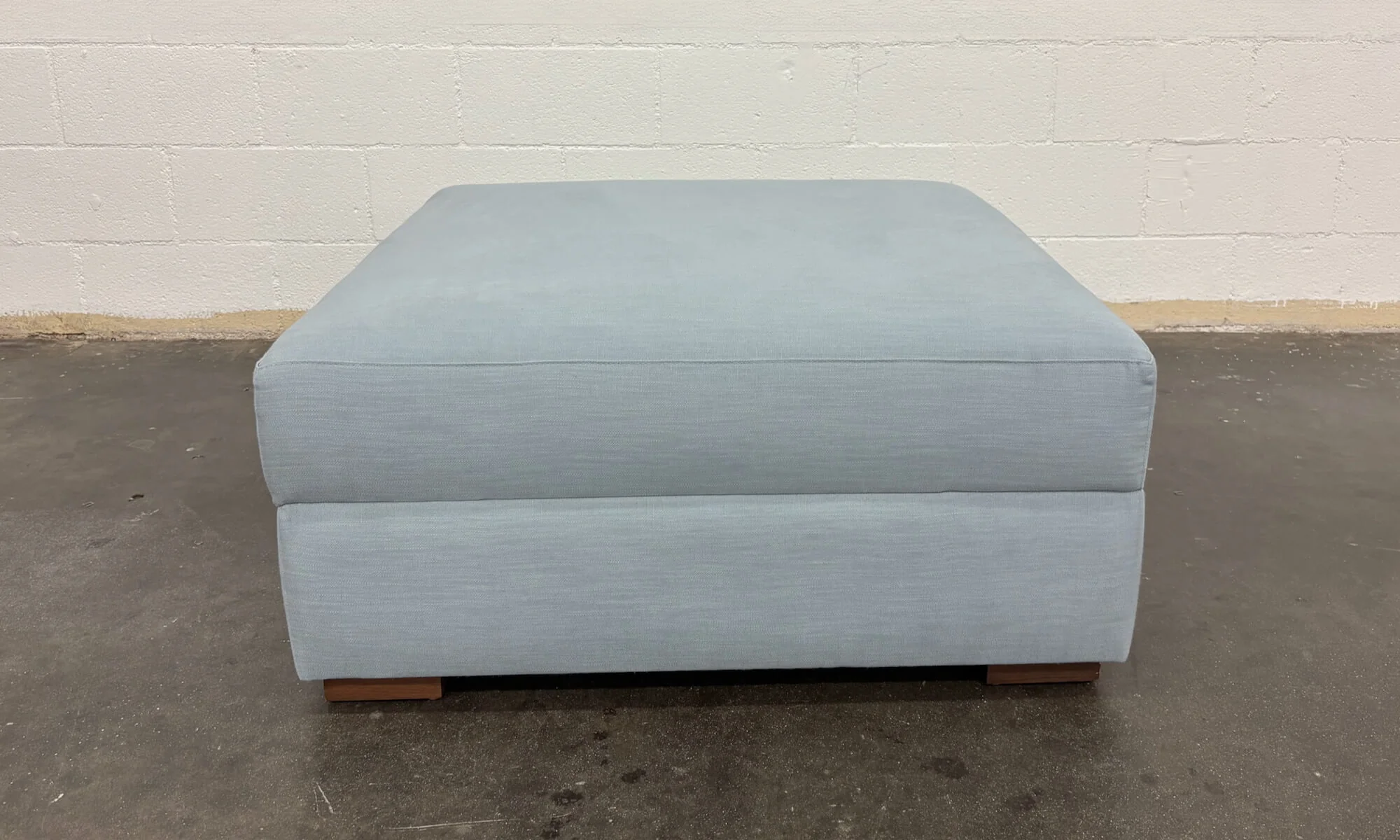 Zavis Sofa in Natural Latex and Idan Ottoman - Image 8